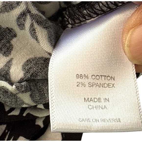 New York & Co Size XL Stretch Black & White Floral Button-Up Shirt Blouse - Picture 9 of 11